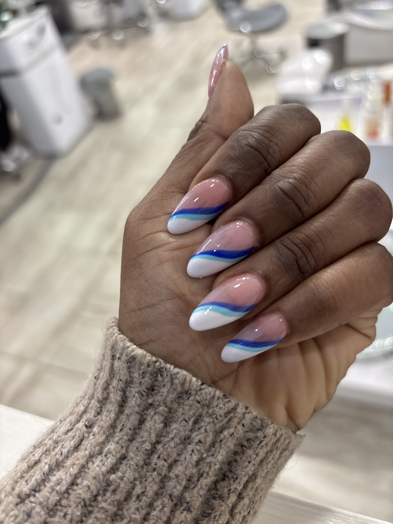 MV Nails nail photo 1